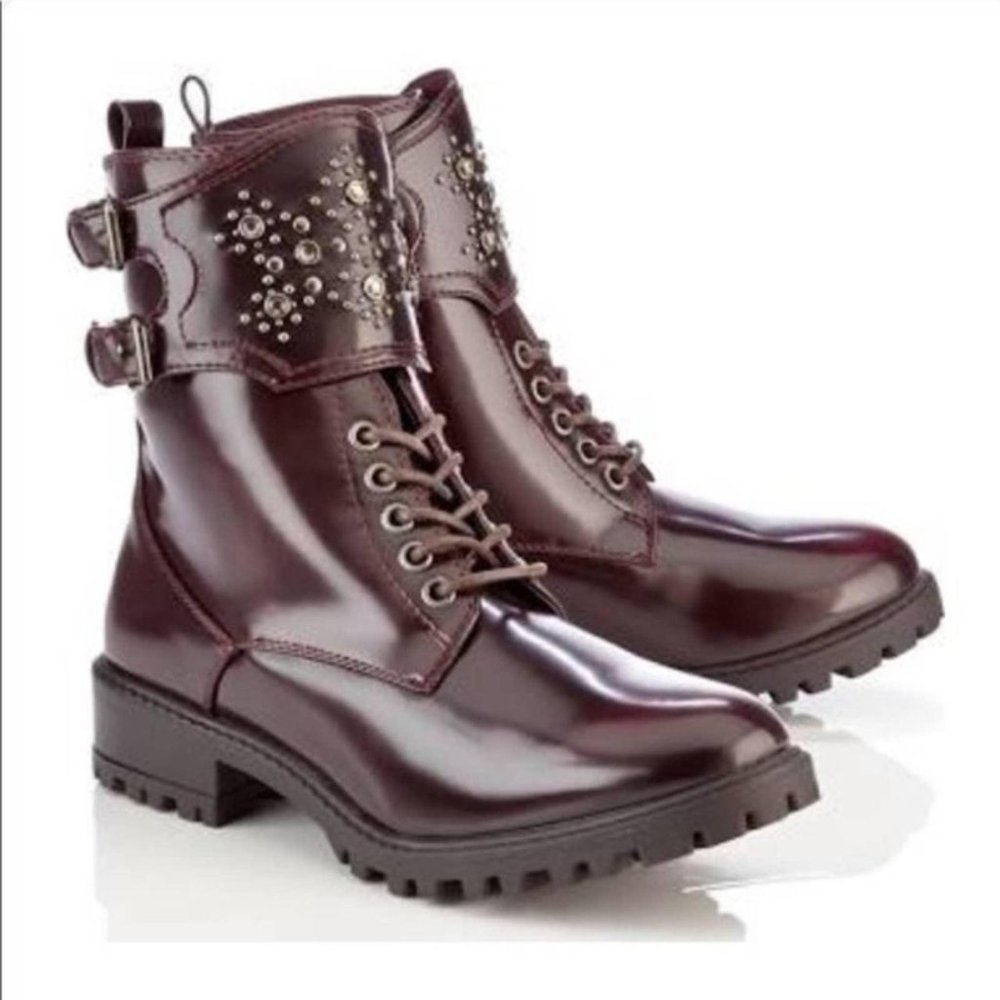 ISO MIA Perry Boots